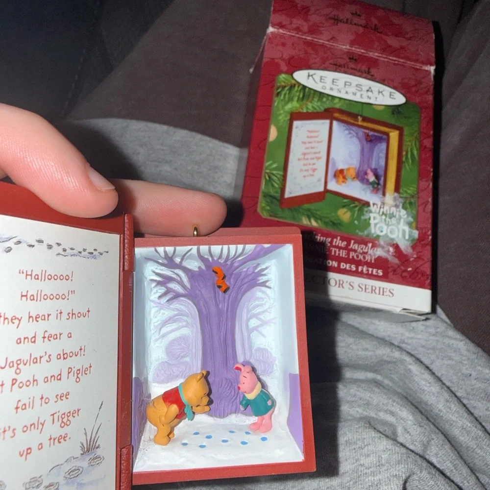 Vintage 2001 Disney Hallmark ‘Tracking The Jagular’ Winnie the Pooh Ornament